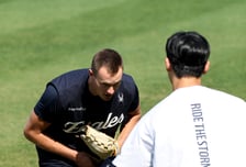 [포토]잘 부탁합니다! '이글스 새 마무리로 보직변경한' 잭 쿠싱