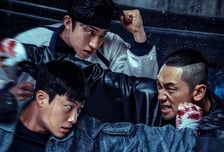 우도환x이상이x비 '사냥개들2', 시즌3 제작 청신호…글로벌 1위