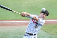 [포토] 박해민 '훠이훠이 가거라'