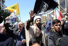 이란군 "미국 호르무즈 봉쇄 계속되면 홍해 봉쇄" 첫 경고