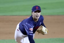 [포토] 박정민 '파워풀 직구'