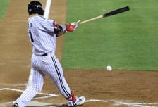 [포토] 홍창기 '방망이가 졌다'