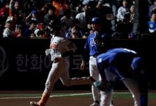 [포토] '6회말 추격 2점홈런' 허인서