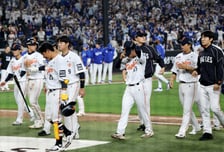 [포토] 독수리들의 무거운 발걸음