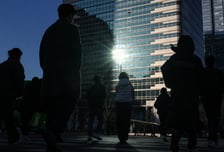 "노동절 일하고 다른 날 쉬어" 이렇게는 안된다…급여 2.5배 줘야