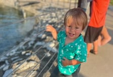 4살 아이가 쏜 총에 2살 동생 숨졌다…아이 셋만 있던 차량서 비극