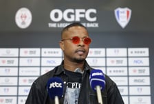 한국 찾은 에브라 "손흥민도 있지만, 韓 축구 최고 전설은 박지성" [인천공항 현장]