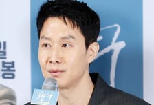 '바람' 타고 돌아온 '짱구'…정우가 각본·연출·주연 다 한 진짜 청춘물 [종합]