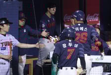 [포토] 장두성 'LG 배트보이 너마저...'