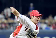 [한번에쓱]'온힘을 다해 역투하니 승리가 찾아오는구나!'  홍민규