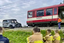 '아스널 더블 우승 주역' 골키퍼, 기차 충돌 사고로 '사망'... 불과 2주전 인터뷰서 "EPL 시절 행복했다" 팬들 충격
