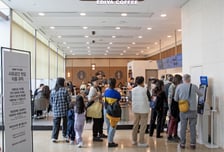 "메뉴 이름 뭐에요?"…맛·비주얼로 외국인들 홀린 '이디야 국중박' [핑거푸드]