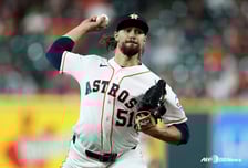 '충격의 3연속 볼넷' 한화 출신 와이스, MLB 선발 데뷔전→3⅔이닝 만에 강판... ERA 6.75로 낮췄다