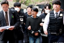 '성폭력 공익제보' 지혜복 교사 복직 요구 시위대 3명, 구속 기로