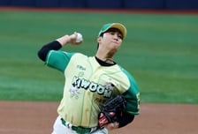 '투수 전문가' 이강철도 극찬! "안우진 더 좋아졌더라→160㎞인데 제구되는 유일 피처"