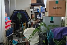 "복도서 김치 쉰내" 골프채·냄비 한가득…옆집 8년 만행에 이웃 '폭발'
