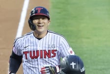 '한 팀에서만 유격수 2000경기' LG 오지환만 해냈던 KBO 최초 역사... 역대 23번째 진기록이 '더' 특별했던 이유