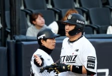 '스캠 출발 직전 FA 계약' KT 장성우 초대박! 알고보니 혜자였다→2년 16억인데 리그 홈런 선두 실화인가