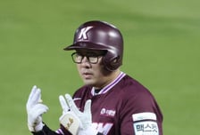 '한화서 영입' 안치홍, 선발 2루수로 나온다! 무려 242일만→사령탑 "내야수 부상자가 많아서..."