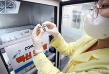 "귀에서 계속 소리가" 이것도 '코로나 백신' 부작용...이명 등 추가 인정