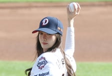 [포토] 윤아 '소녀시대 꼿꼿 와인드업'