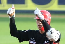 [포토] 김호령 '어김없이 쌍엄지척'