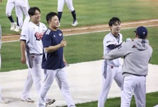 [포토] 김원형 감독 '이유찬 믿었다'