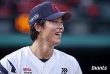 '와' 롯데가 기다릴 만했네! 첫 등판부터 3⅔이닝 무실점 쾌투, '어지럼증' 156㎞ 외인 강판 빠르게 잊혔다 [부산 현장]