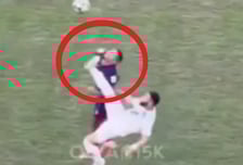 "안 오고 뭐해!" 동료 실신에 '눈 돌아간' 주장, 의료진 걷어차고 직접 '들것' 챙겼다... '오버헤드킥 실신→난투극' ACLE 8강전