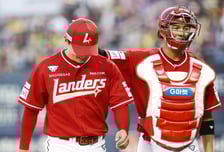 사구로 쓰러진 절친들→"지고 싶지 않았다" 김건우는 더 강해졌다, 'SSG 02즈 특별한 우정'이 만든 시즌 2승