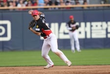 KIA, 오늘(19일) 두산전 선발 라인업 발표 '변화' 왜? "좌타자와 우타자 상대 성적이 너무 다르더라" 이범호 감독의 분석 [잠실 현장]