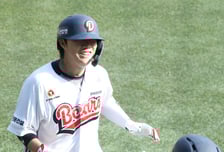 [포토] 박준순, 두목곰 품에 와락