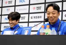 [포토] '프리킥 욕심은 버렸지요!' 염기훈