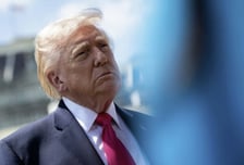 미국, 이란 봉쇄 수위 높여...트럼프 "화물선 엔진룸에 구멍 내 선박 장악"