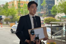 "봐주기식 수사"…'NC파크 사고' 유족, 구단 대표이사 고소