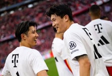 '트레블 보인다' 김민재 또 트로피 들었다! 뮌헨, 리그 조기 우승 확정... 슈투트가르트 4-2 완파
