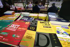 올해 성과급은 7억? '하닉고시' 보려 대학 졸업도 숨긴다...교재도 '불티'