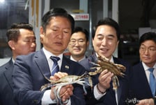 "완전 팬" 보령 찾은 정청래…"엑셀런트 국회의원" 지원사격[현장+]
