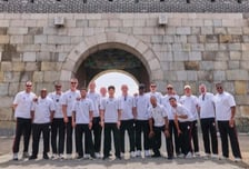 '철벽' 퍼디난드·반데사르도 갈비에 사르르…맨유 레전드, 수원 떴다