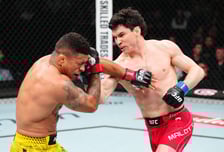 'UFC 레전드' 은퇴전서 TKO 패, 무한 파운딩→끝내 일어나지 못했다 "이제 끝이다..."