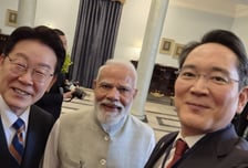 "이재용이 찍었다"…이재명 대통령·모디 총리와 '깜짝 셀카' 공개