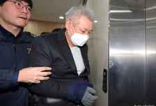 건진법사 "尹 국정원 댓글 수사 징계 당시, 김건희 소개로 첫 만남"
