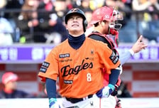 "노시환, 잘 칠 수가 없다" 강정호의 일침, '타율 0.145' KBO 최고 몸값 타자 부진 원인은?