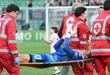 '韓 축구 망친' 클린스만 친아들 조너선, 치명적 목뼈 골절→들것에 실려나가... "월드컵 출전 불가능"