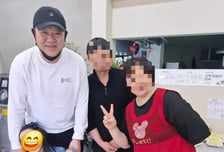 김구라, 6살 늦둥이 딸과 여행 중 '포착'…"웃는 모습 천사같아"