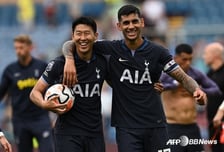 '와르르' 토트넘, 손흥민 이어 또... '강등 현실화→캡틴 매각 유력' 이적료 무려 1040억