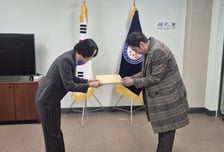 리젠티앤아이, 인천 송담초에 컴퓨터 기증… 교육환경 개선 지원