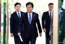 '北구성 핵시설' 발언 논란…野 "정동영 사퇴" vs 與 "지선용 안보팔이"