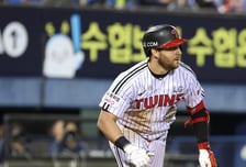 '7회 5-5 동점→오스틴 때리고→유영찬 틀어막았다' LG, 한화 6-5 제치고 2연승 [잠실 현장리뷰]