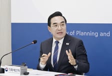박홍근 "'비전 2045' 올해 발표…경제정책 컨트롤타워는 재경부"